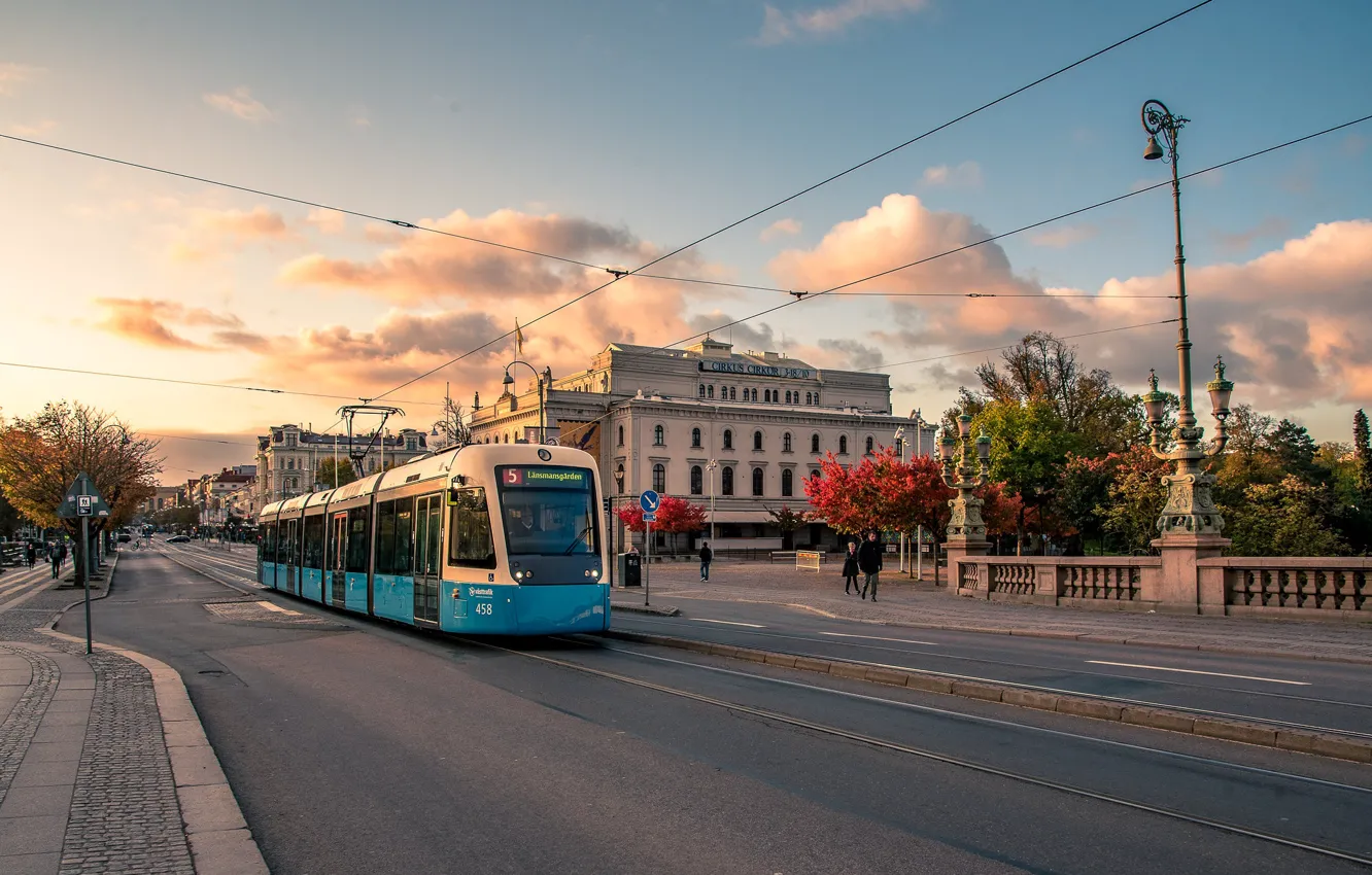 Photo wallpaper autumn, street, October, tram, Sweden, Gothenburg