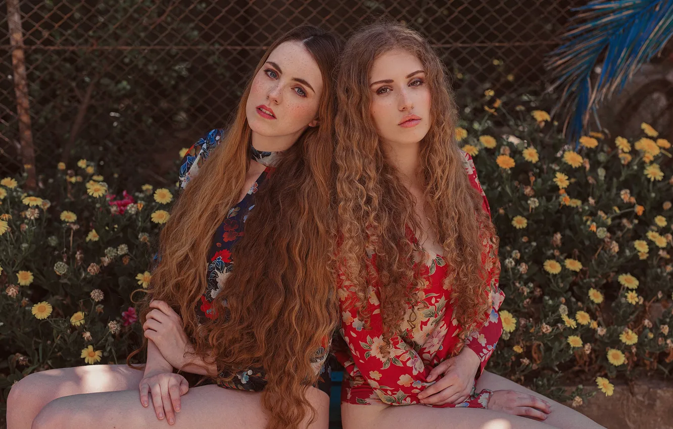 Photo wallpaper look, face, model, hair, legs