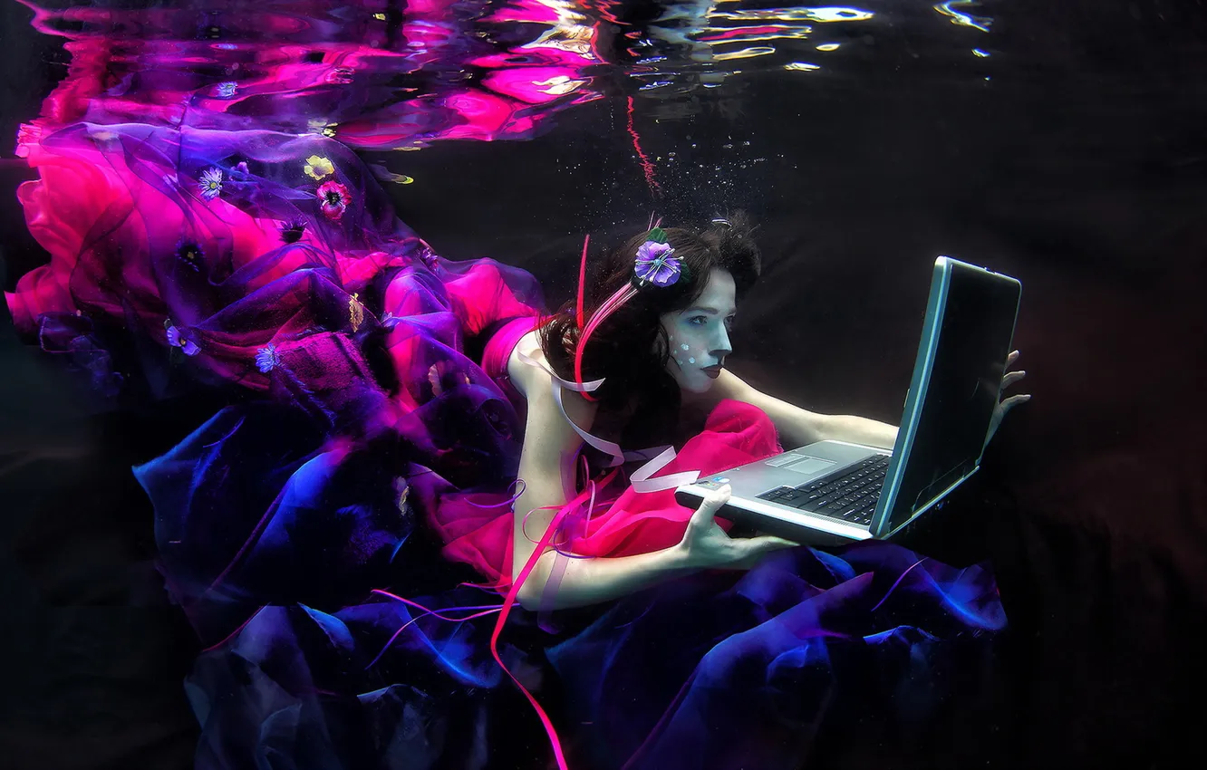 Photo wallpaper water, girl, the situation, laptop