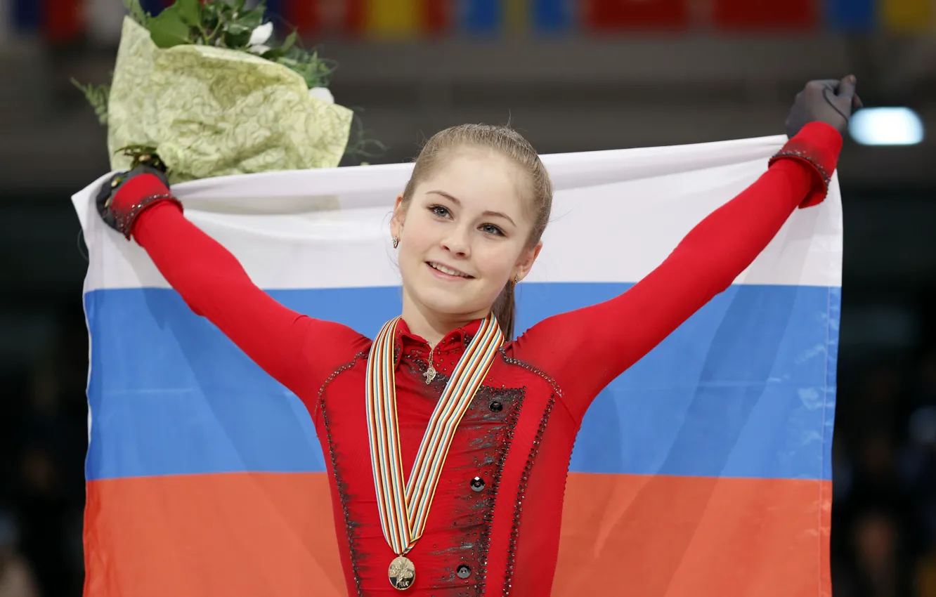 Photo wallpaper smile, victory, bouquet, flag, medal, RUSSIA, Yulia Lipnitskaya, skater