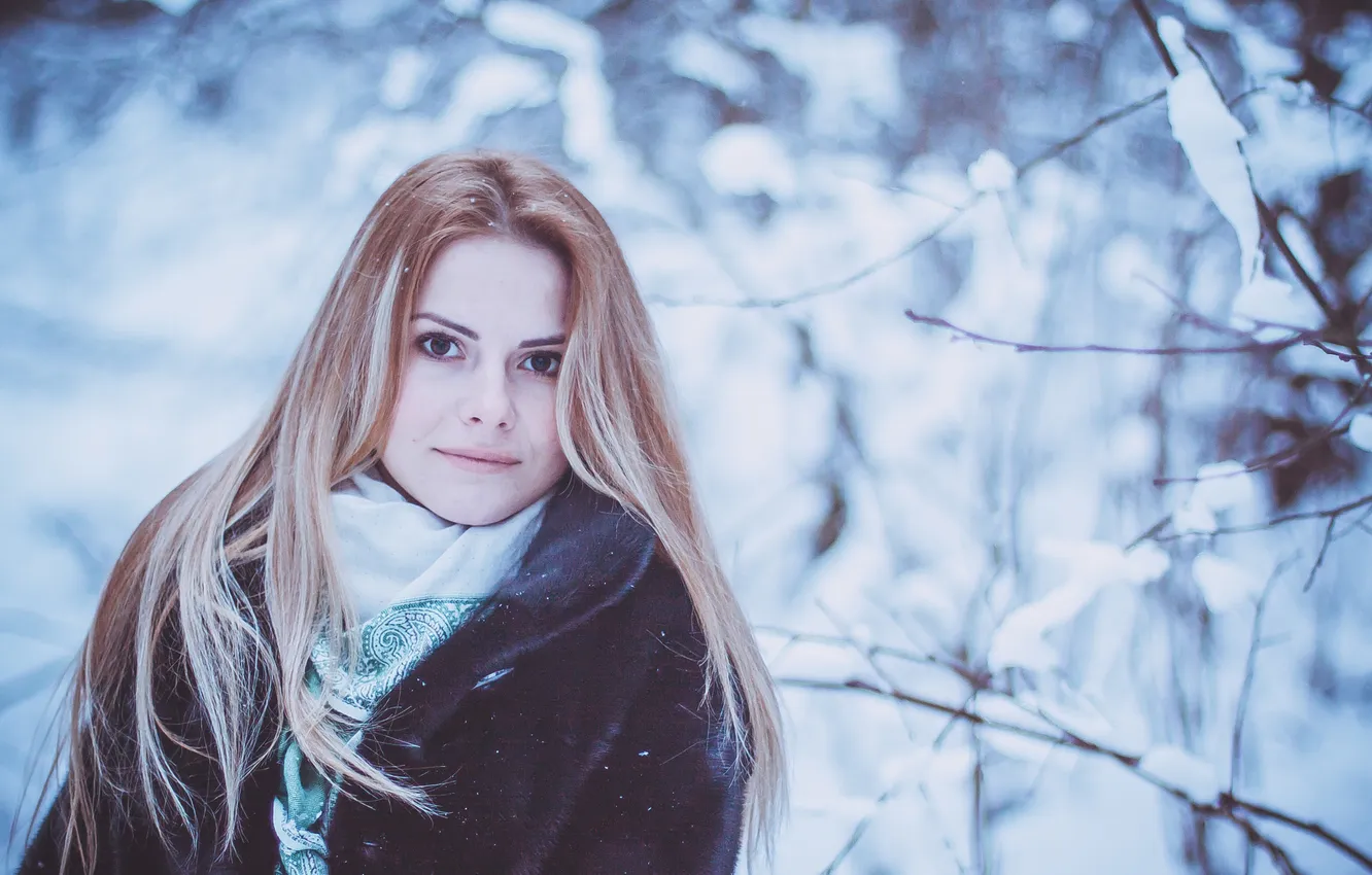 Photo wallpaper cold, winter, eyes, girl, snow