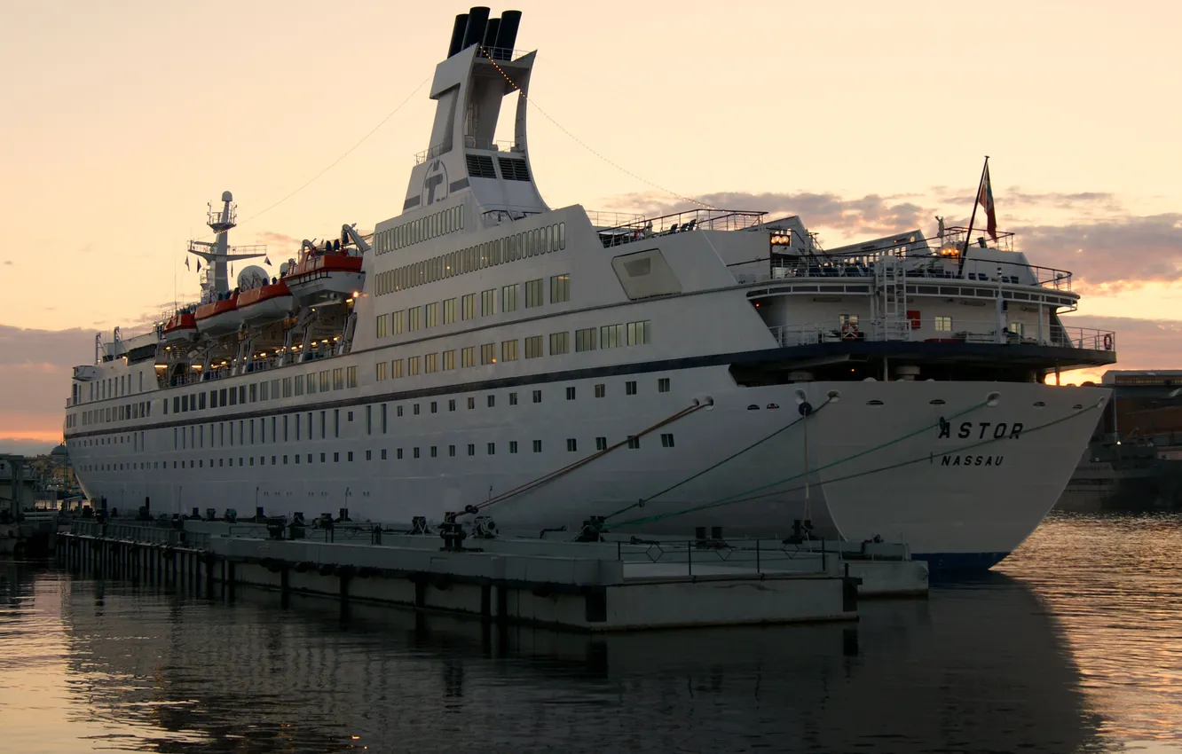 Photo wallpaper ship, cruise liner, Astor