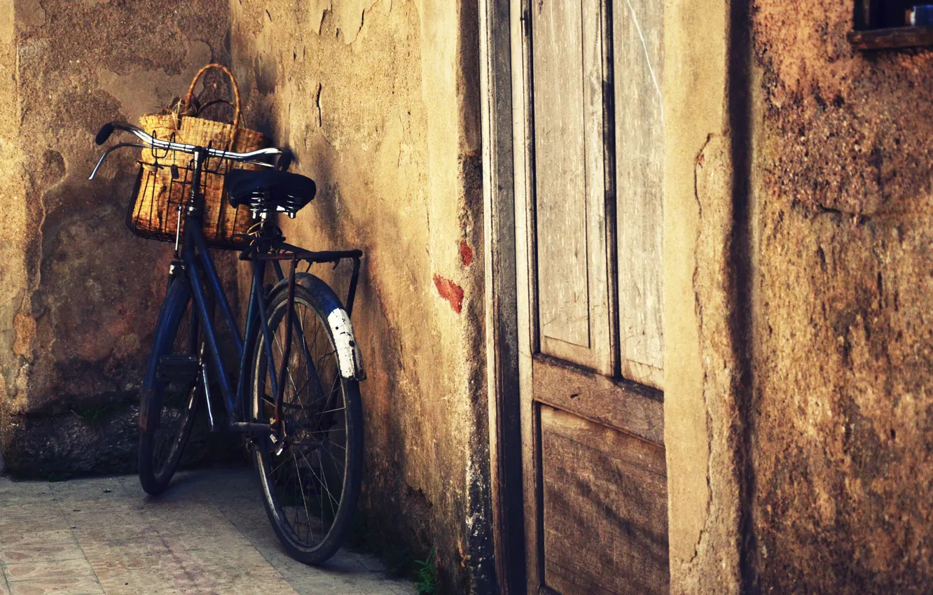 Photo wallpaper bike, house, wall, basket, door