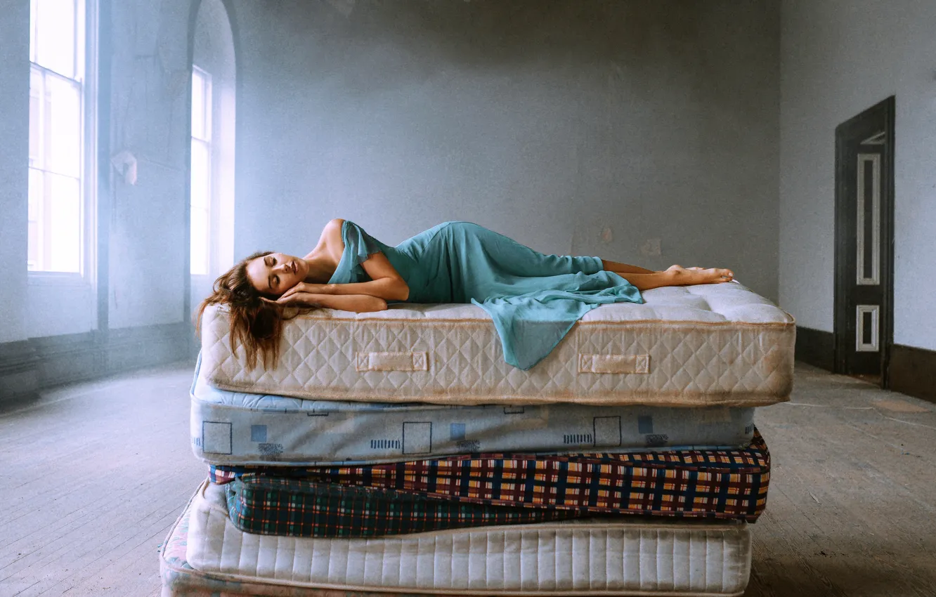 Photo wallpaper girl, sleep, Bird Man, The Princess and the Pea