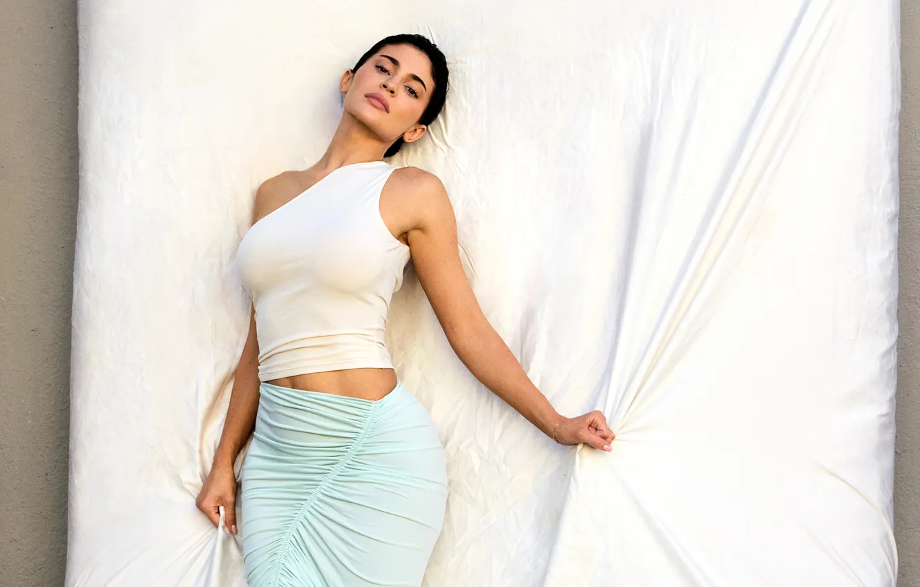Photo wallpaper girl, beautiful, model, sweet, kylie jenner