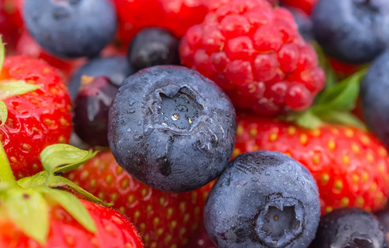 Photo wallpaper macro, berries, raspberry, strawberry, blueberries