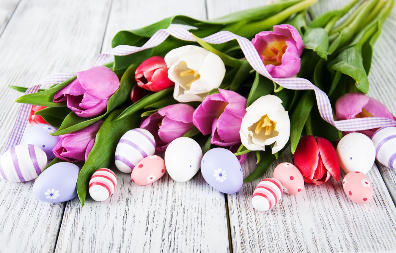 Photo wallpaper flowers, eggs, colorful, Easter, tulips, wood, pink, flowers