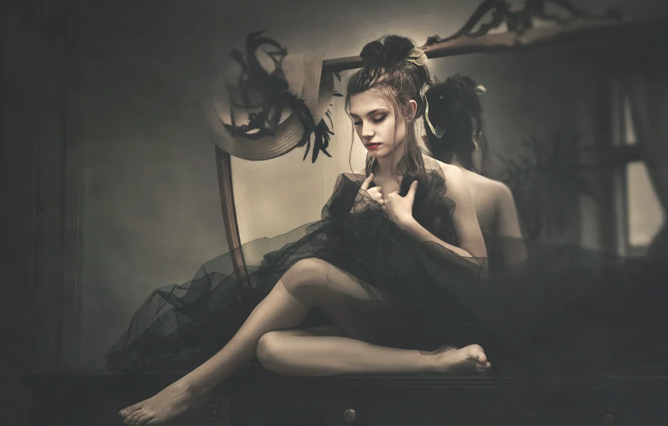 Photo wallpaper girl, mirror, hat, vintage