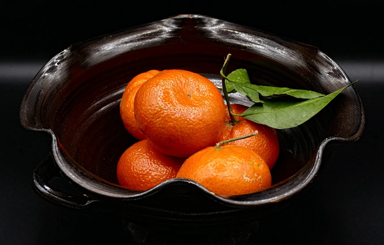 Photo wallpaper leaves, the dark background, bowl, black background, still life, tangerines, vase, ceramics