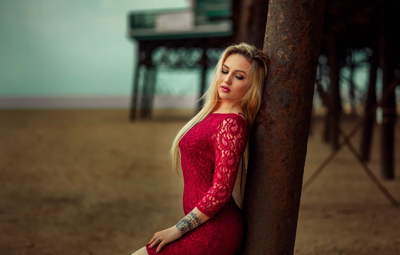 Photo wallpaper pose, makeup, figure, dress, tattoo, hairstyle, blonde, support