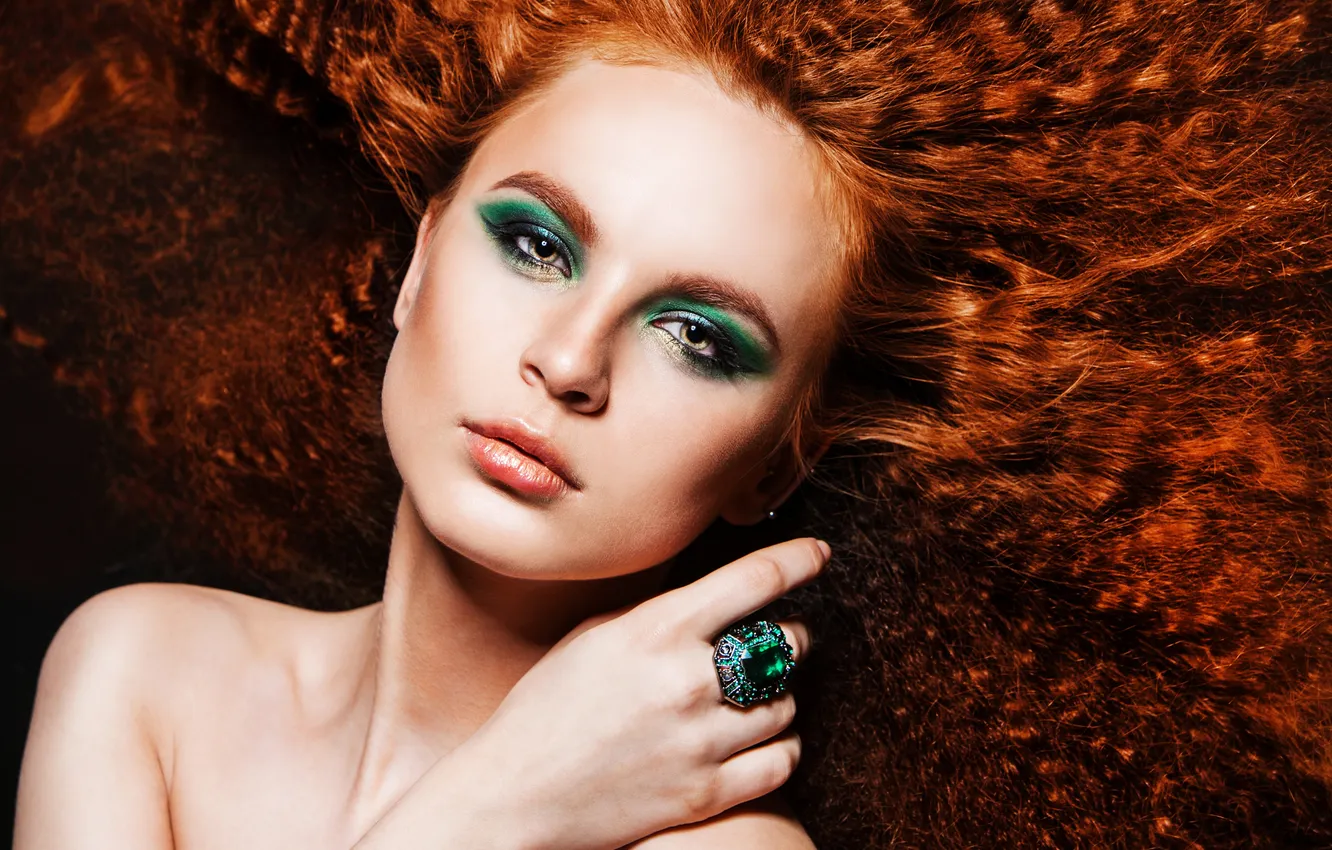 Photo wallpaper look, makeup, ring, curls, girl. red, green eyes. hand