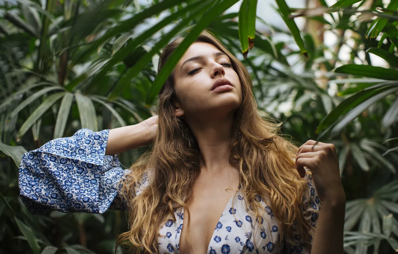Photo wallpaper girl, pose, hair, beauty, Celine Farach