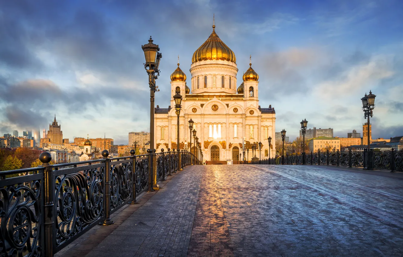 Photo wallpaper bridge, lights, Moscow, temple, Russia, Palace, The Cathedral Of Christ The Savior, The Patriarchal bridge