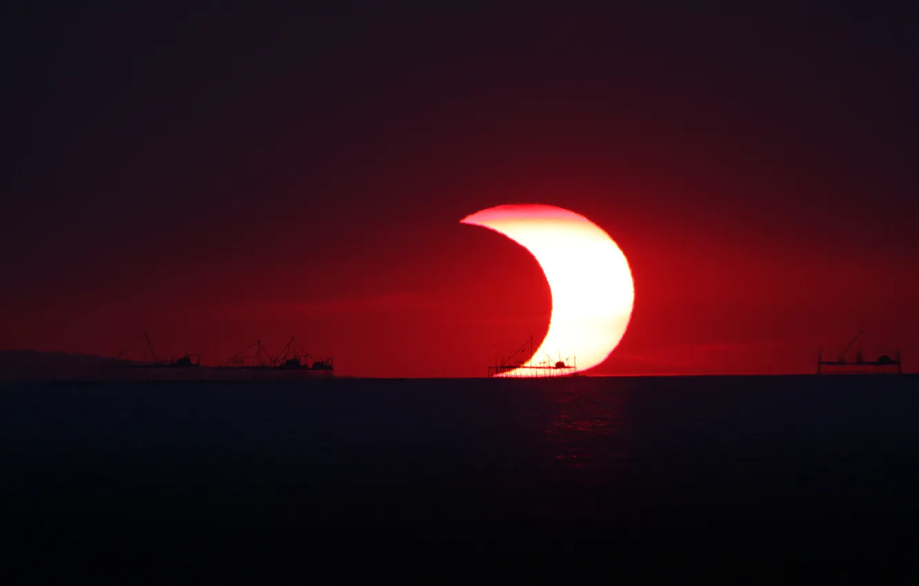 Photo wallpaper the sun, the ocean, the moon, horizon, Eclipse, partial