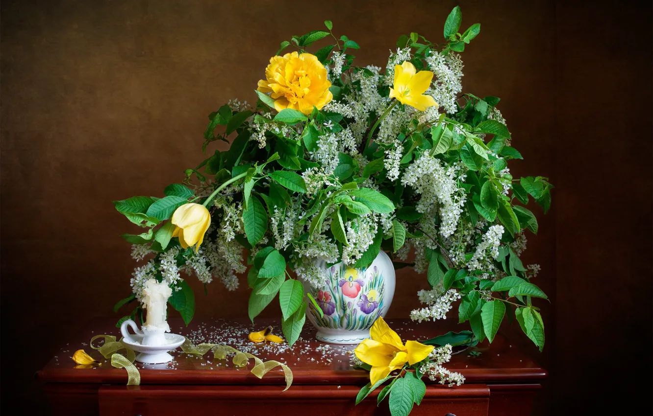 Photo wallpaper bouquet, candles, tulips, cherry