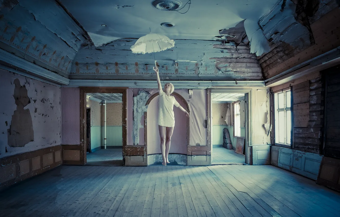 Photo wallpaper girl, room, the situation, umbrella