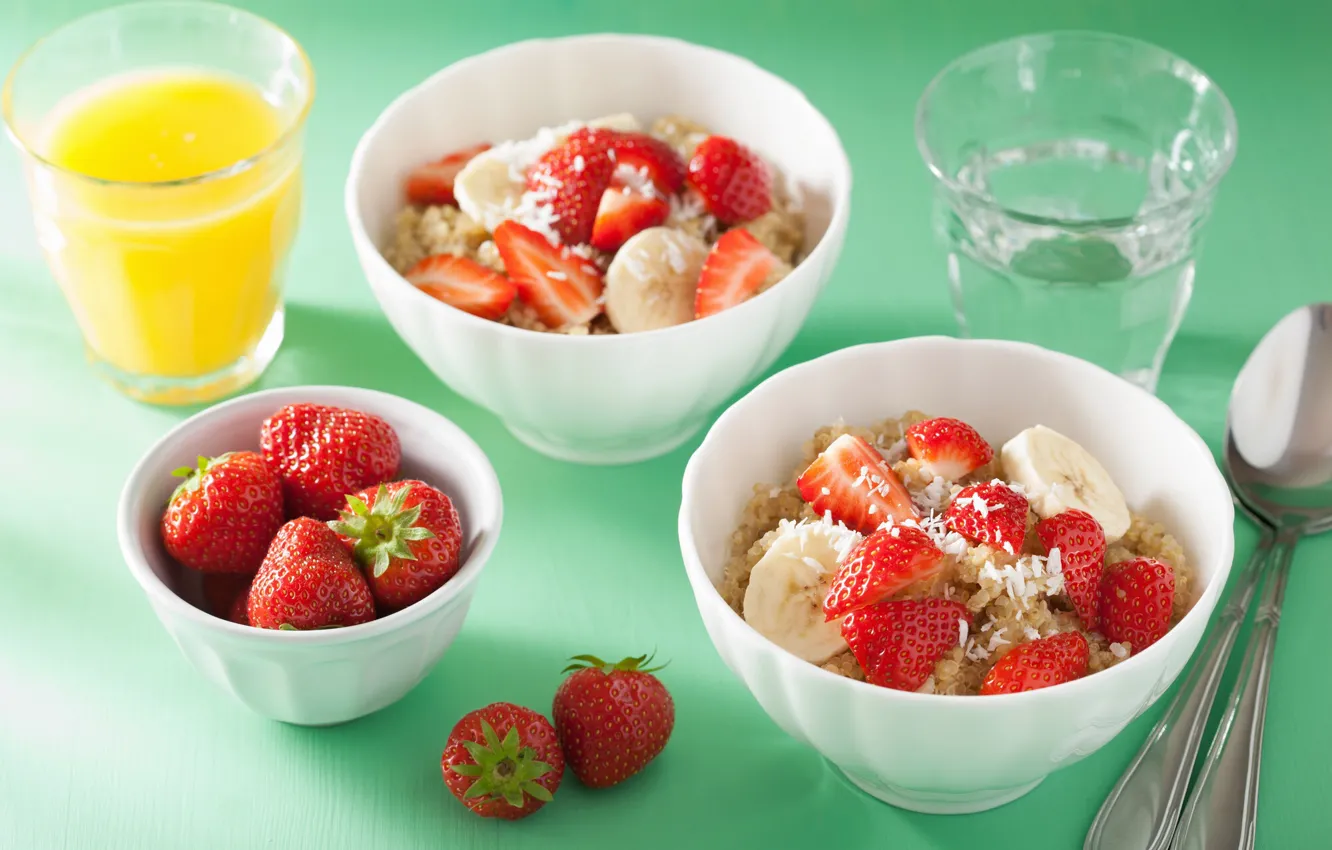 Photo wallpaper juice, strawberry, oatmeal, bananas