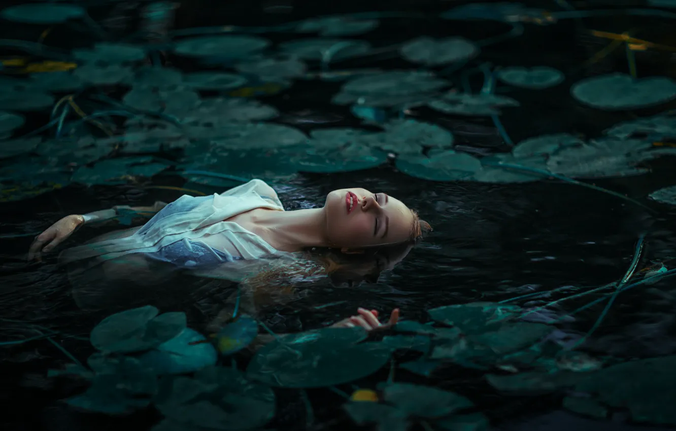 Photo wallpaper girl, for, makeup, sponge, in the water, Andrea Carretta