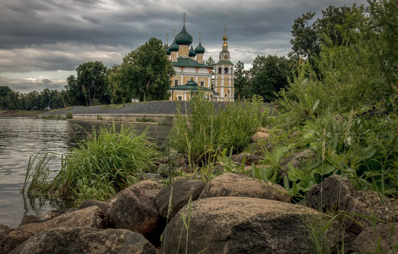 Photo wallpaper grass, water, landscape, nature, the city, stones, Uglich, Spaso-Preobrazhensky Cathedral