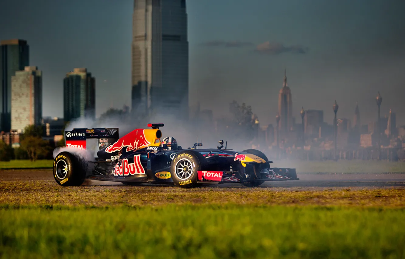Photo wallpaper the car, formula 1, Red Bull, RB7, New-York, David Coulthard