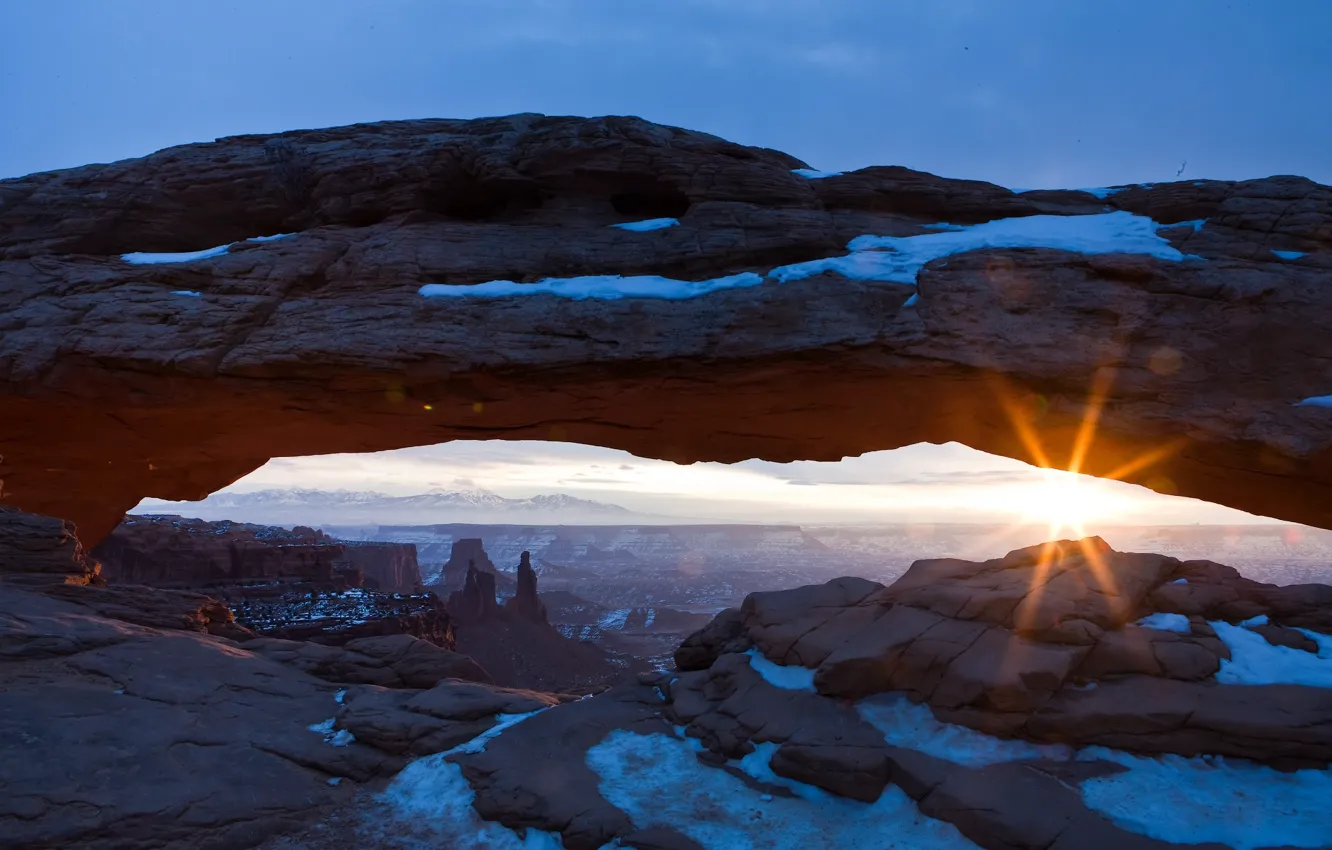 Photo wallpaper the sun, rays, snow, canyon