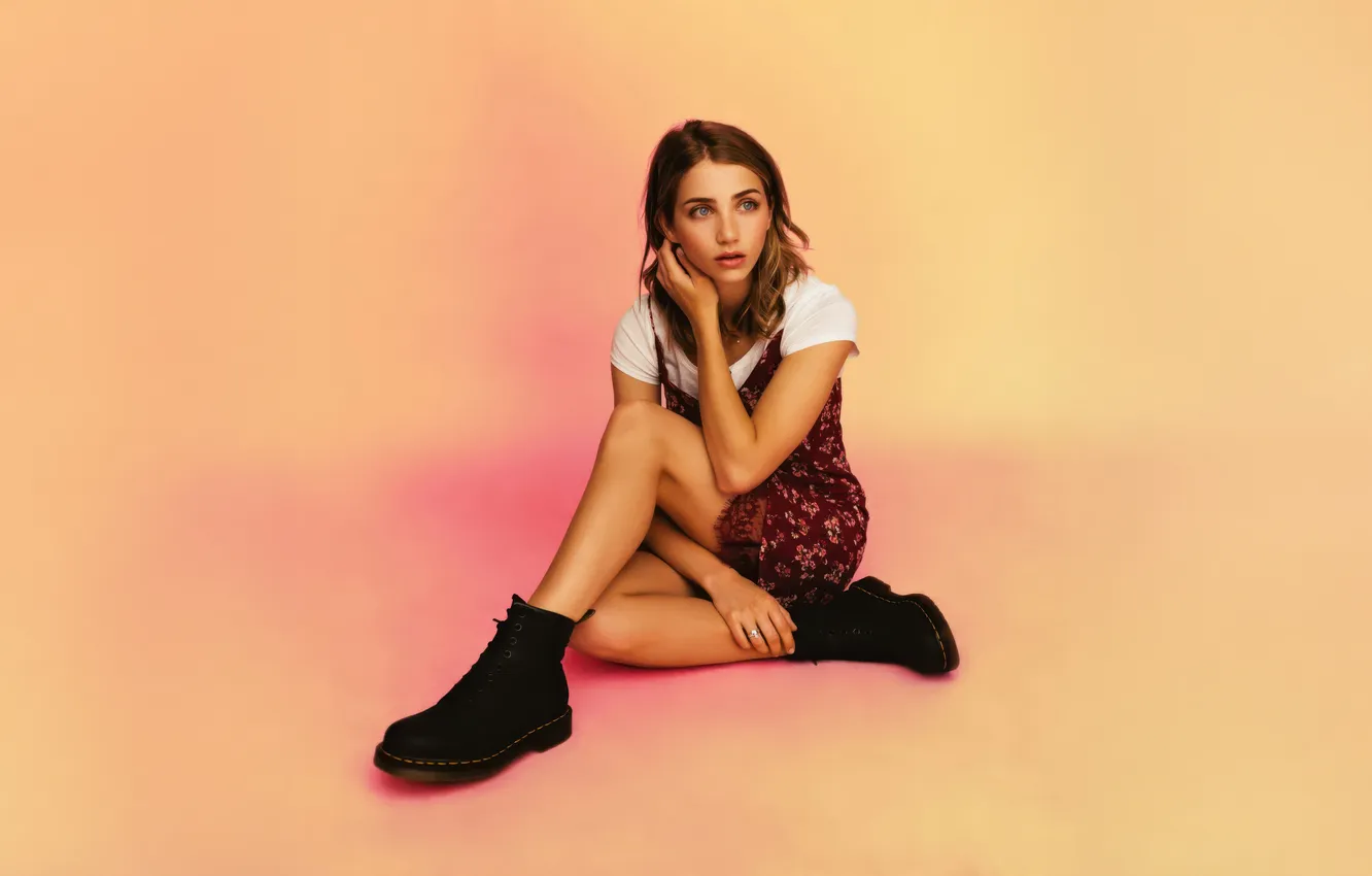 Photo wallpaper look, background, portrait, actress, brown hair, posing, sitting, Emily Rudd