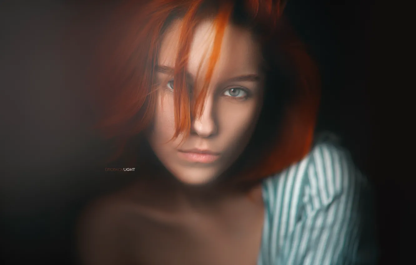 Photo wallpaper look, girl, face, background, hair, portrait, red, redhead