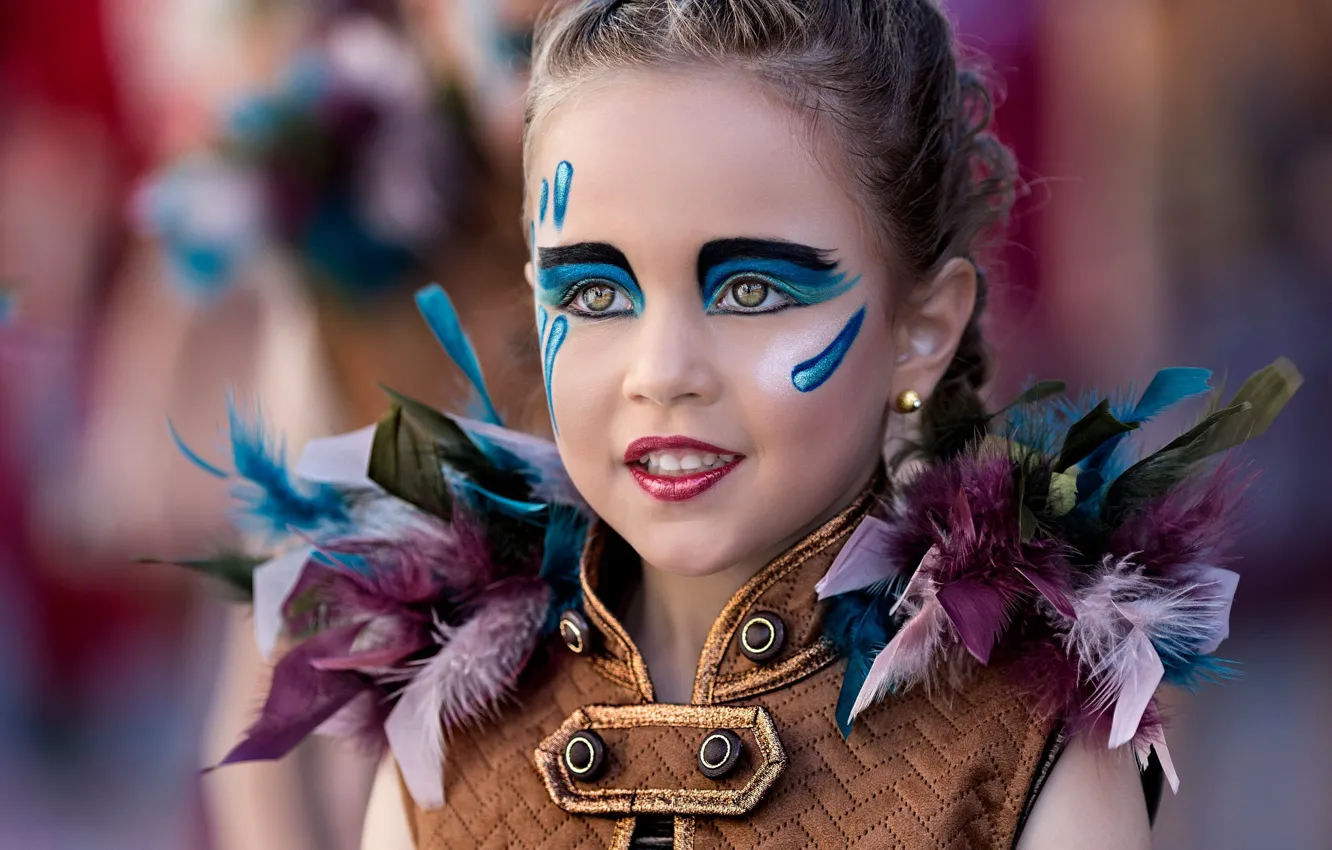 Photo wallpaper smile, style, portrait, shadow, feathers, makeup, costume, girl