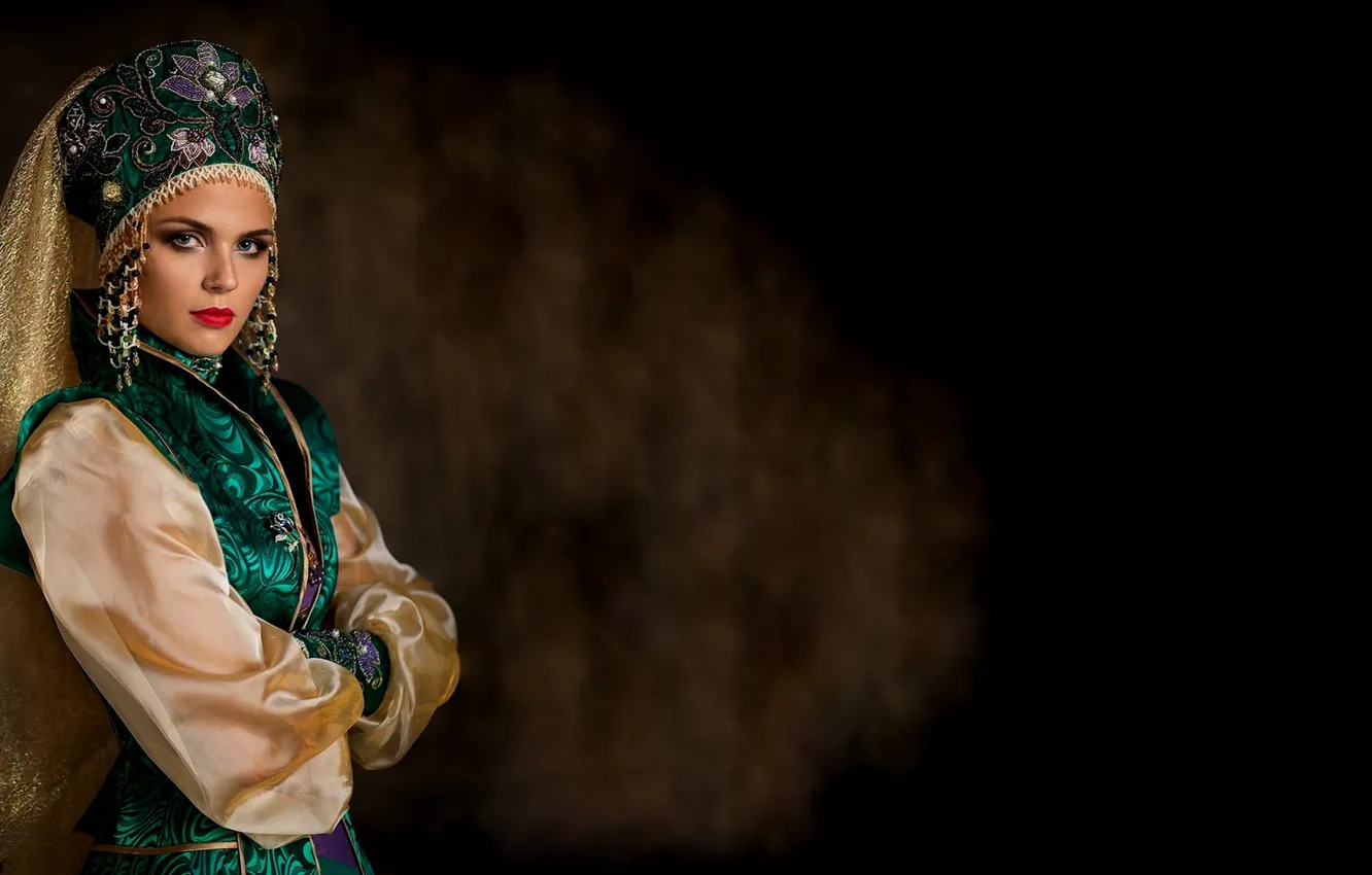 Photo wallpaper girl, the dark background, kokoshnik