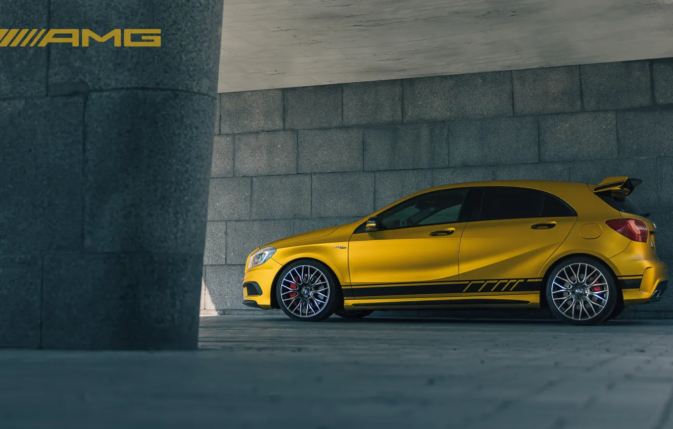 Photo wallpaper yellow, AMG, A45