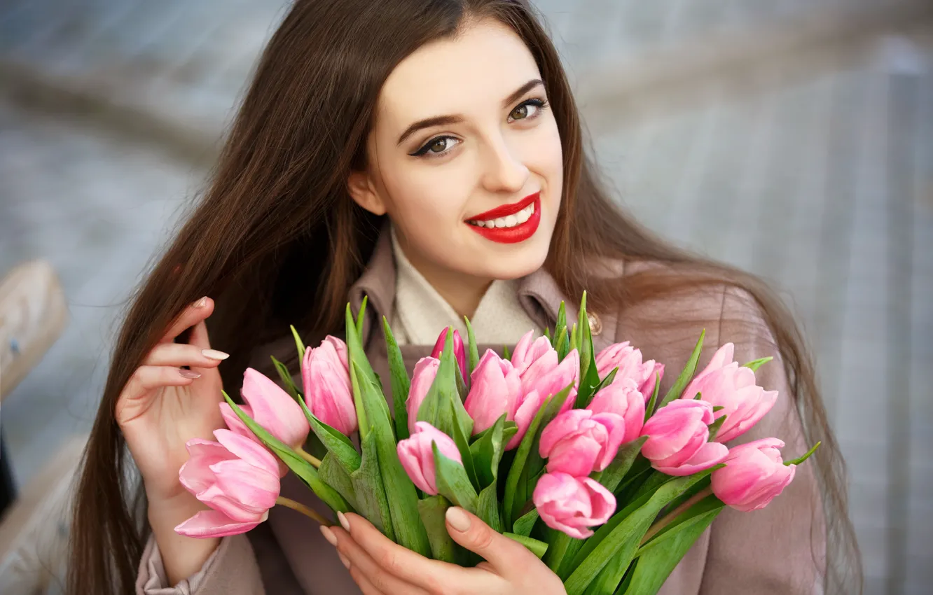 Photo wallpaper girl, joy, flowers, smile, mood, bouquet, makeup, hairstyle