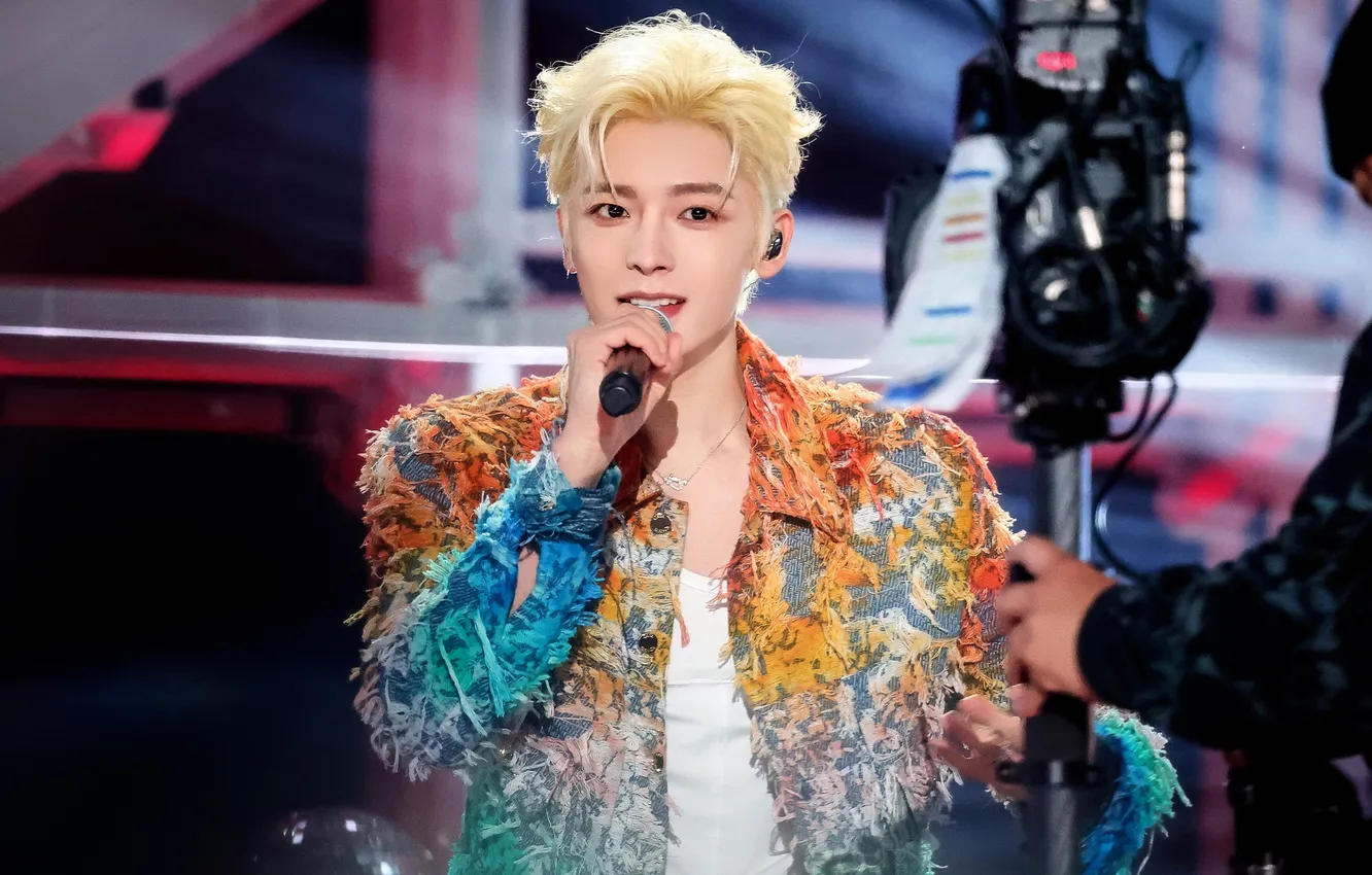 Photo wallpaper scene, camera, China, actor, microphone, jacket, singer, blonde