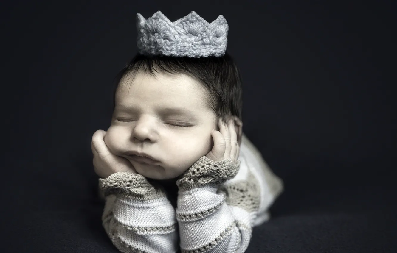 Photo wallpaper crown, child, baby