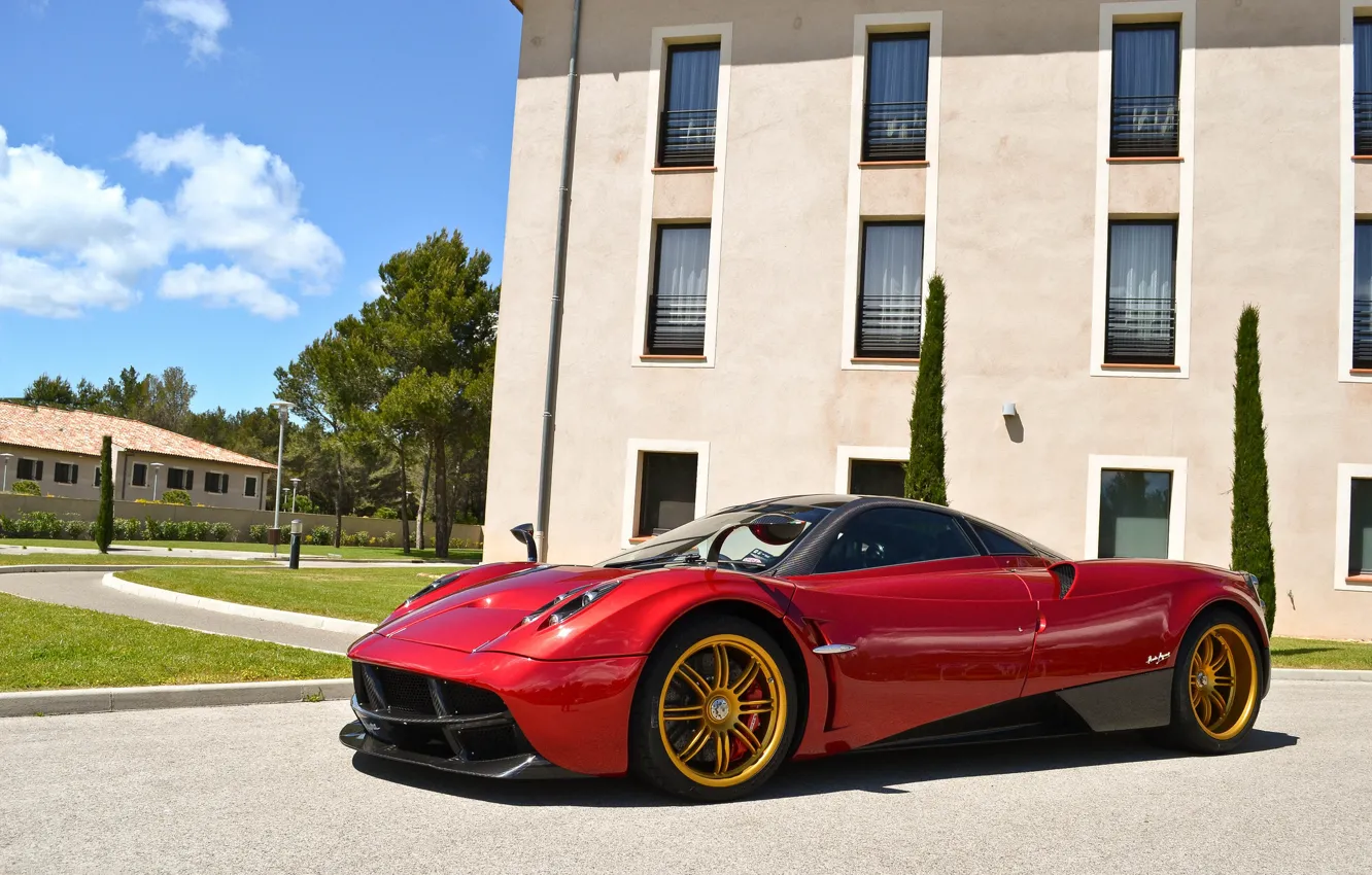 Photo wallpaper red, wheels, gold, pagani, to huayr