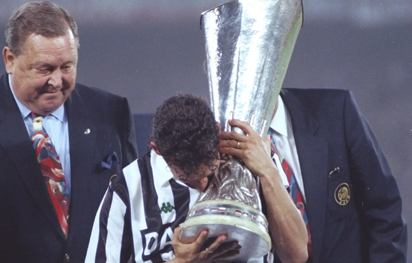 Photo wallpaper Juventus, Roberto Baggio, kappa, buon compleanno, UEFA Cup: 1993