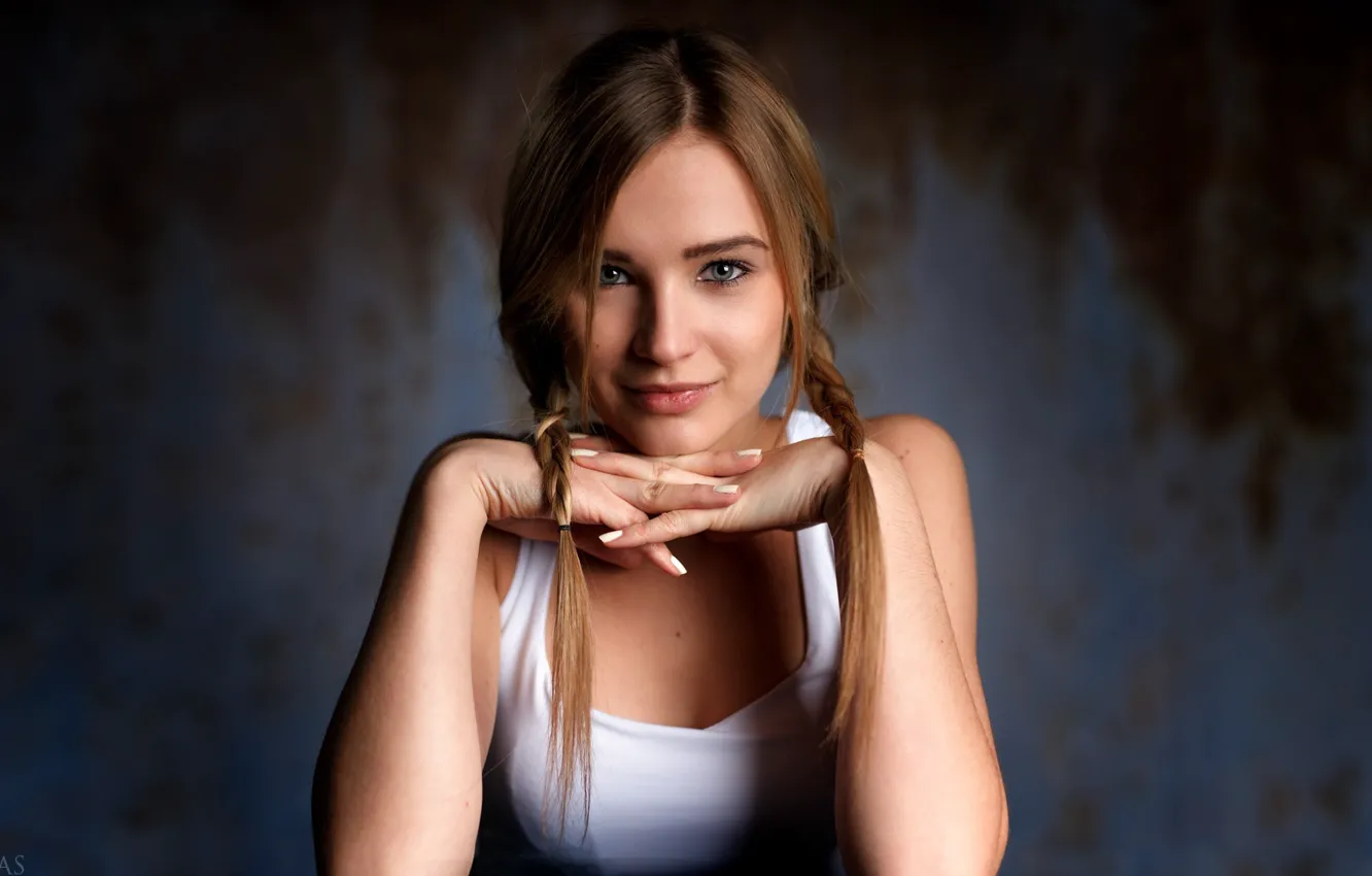 Photo wallpaper girl, smile, portrait, hands