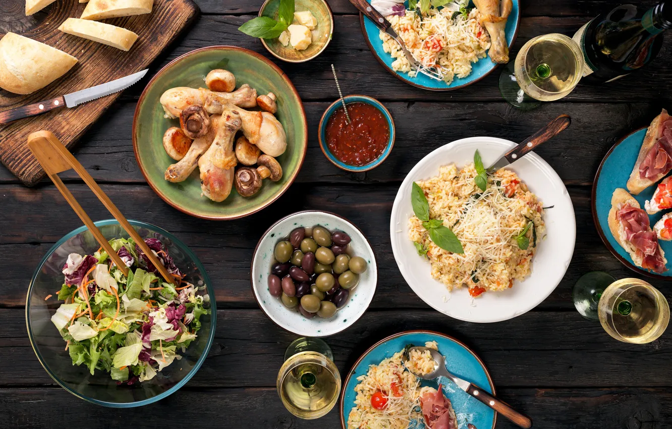 Photo wallpaper wine, chicken, figure, olives, sauce, dish, salad