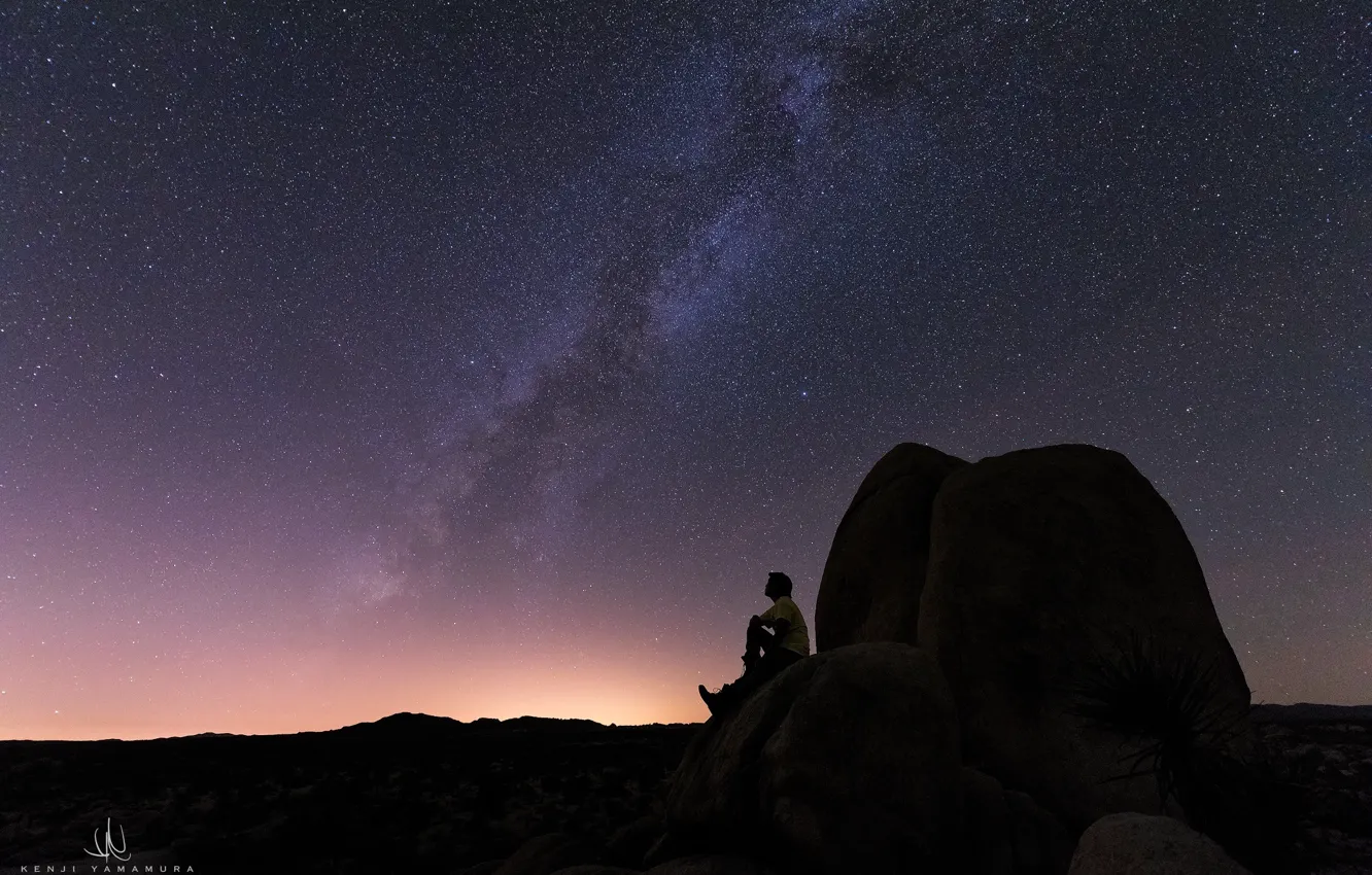 Photo wallpaper stars, people, the milky way, sitting, photographer, admiring, Kenji Yamamura
