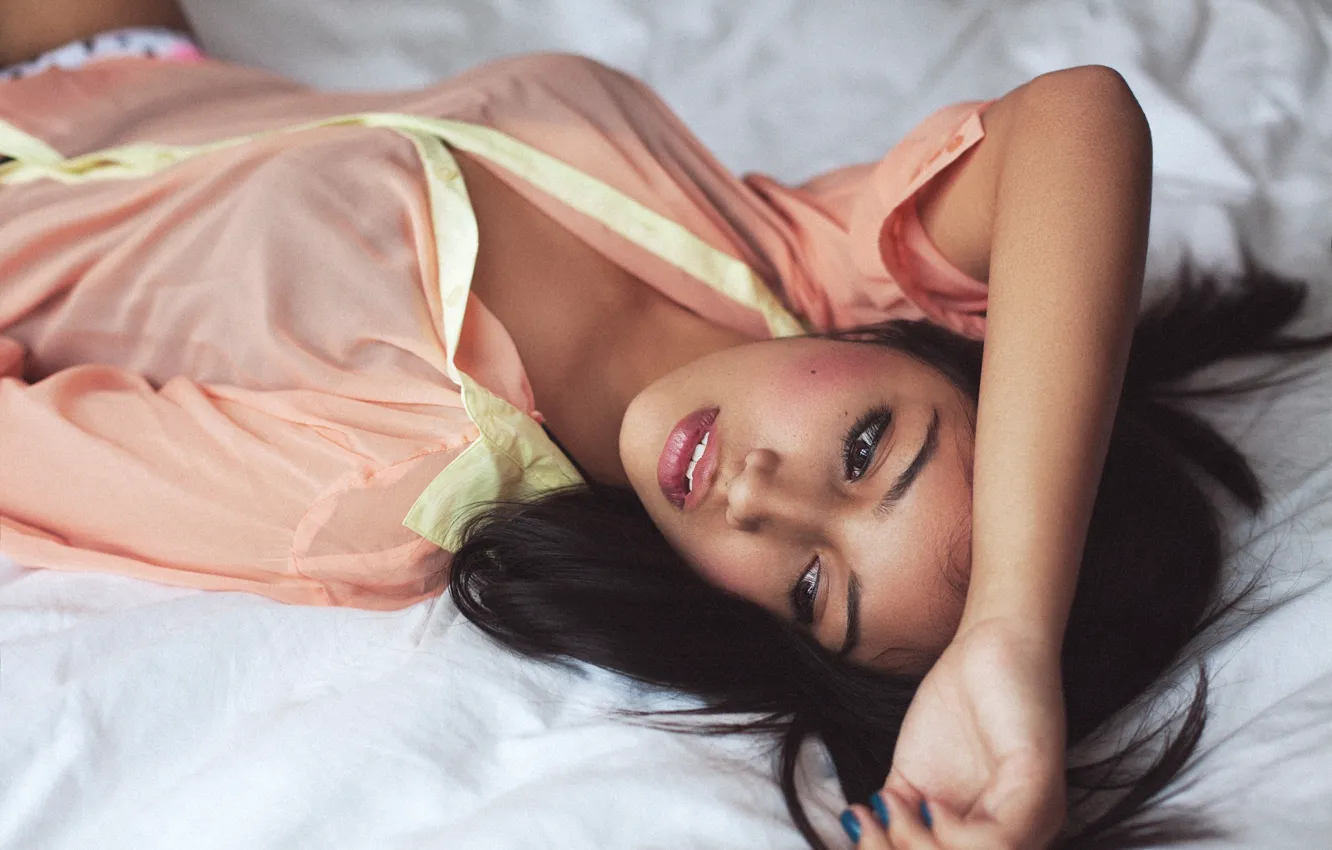 Photo wallpaper look, bed, lips, beauty, photographer, lying, face, Carlos Williams