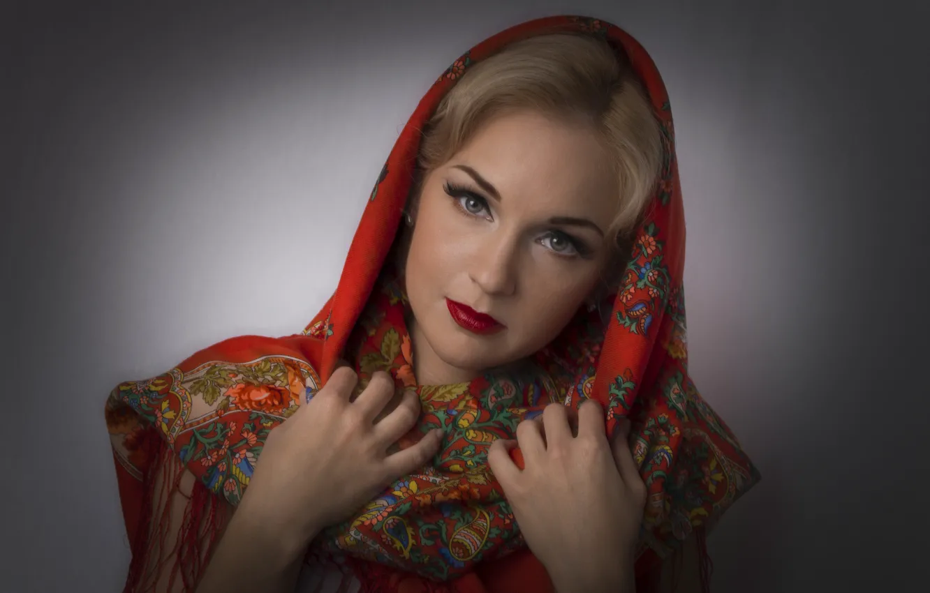 Photo wallpaper girl, makeup, blonde, shawl
