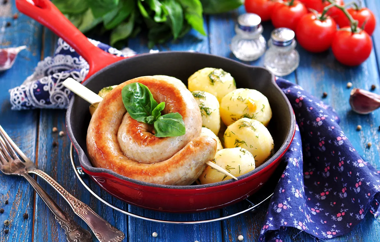 Photo wallpaper tomatoes, sausage, potatoes, pan