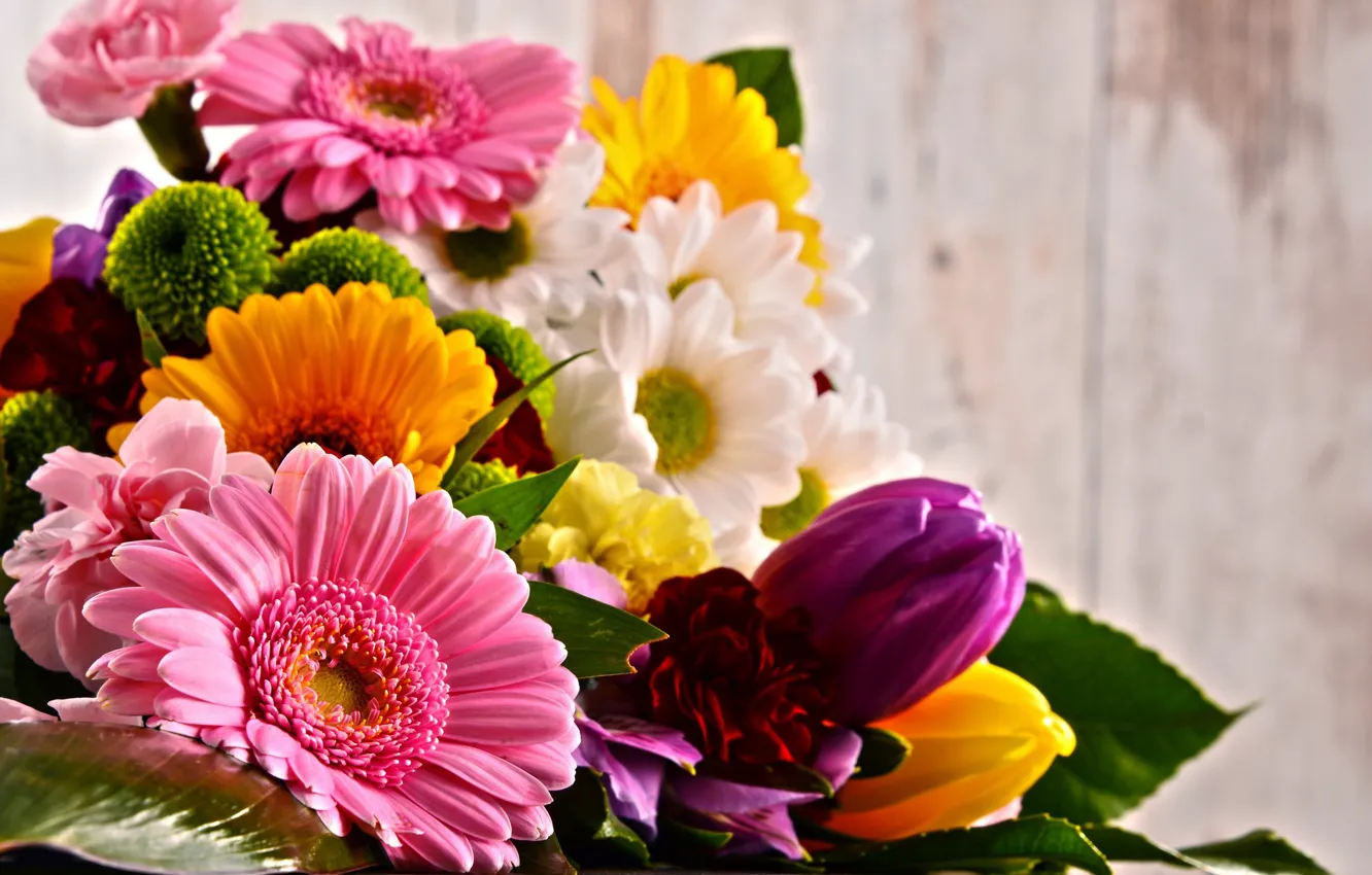 Photo wallpaper leaves, flowers, bright, bouquet, yellow, tulips, pink, gerbera