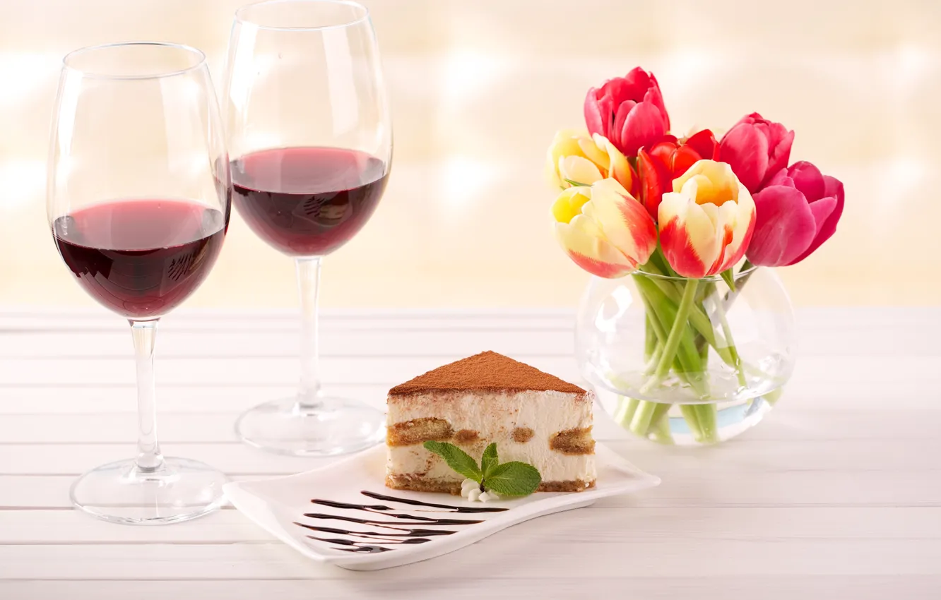 Photo wallpaper wine, glasses, tulips, vase, cake