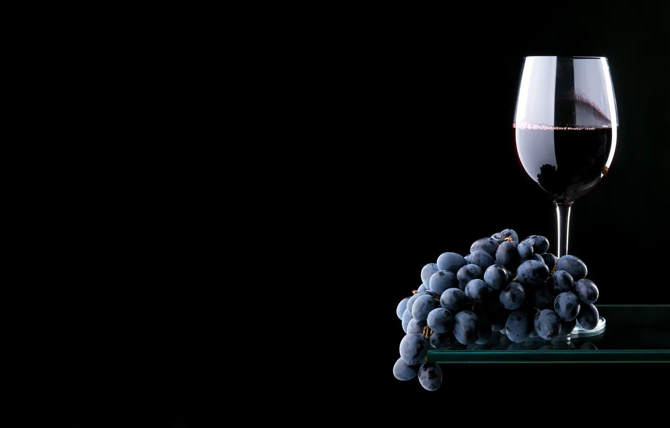 Photo wallpaper glass, reflection, wine, red, glass, grapes, bunch, shelf