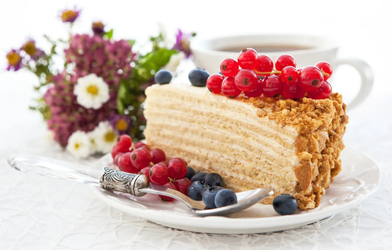 Photo wallpaper flowers, blueberries, cake, currants, honey
