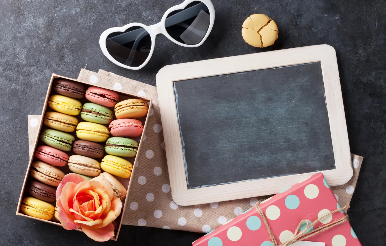 Photo wallpaper flowers, gift, colorful, wood, pink, flowers, postcard, macarons