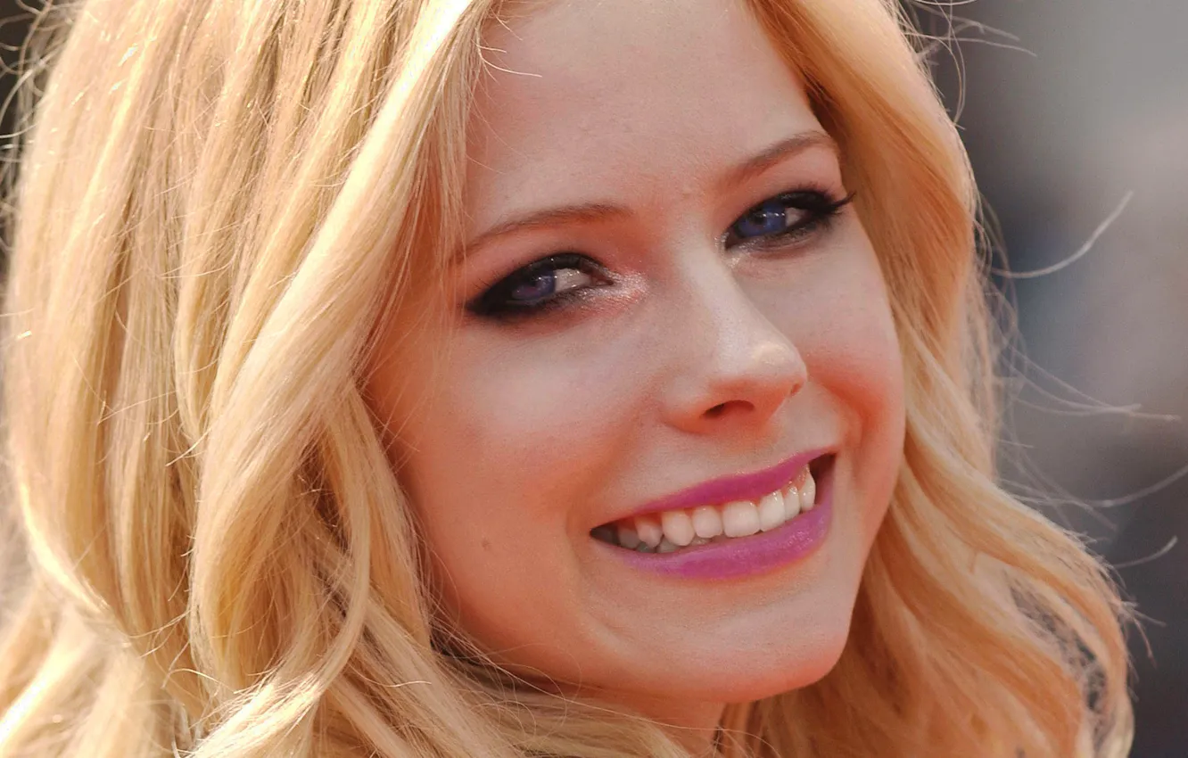Photo wallpaper 2006, wallpaper, Avril Lavigne, Cannes