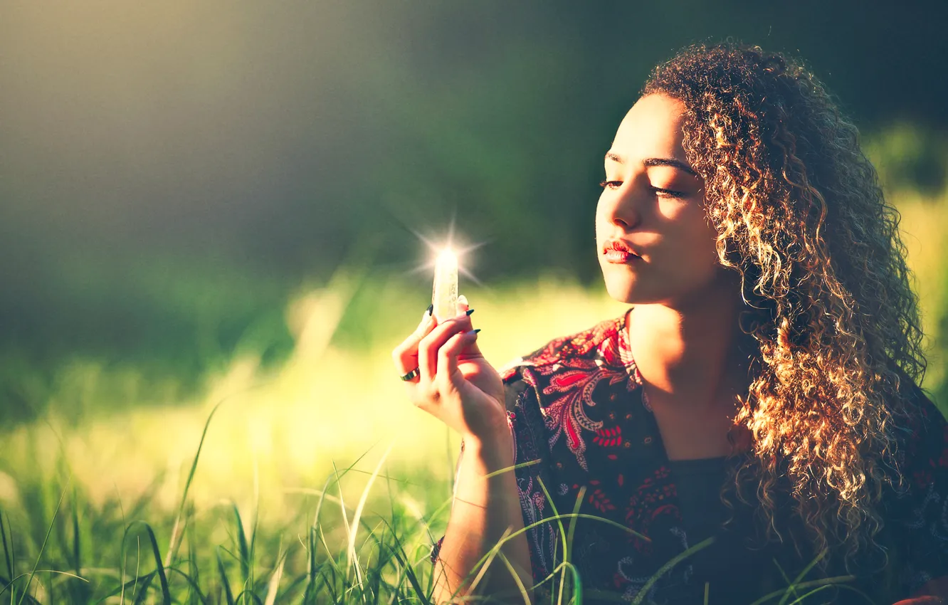 Photo wallpaper girl, crystals, curls, Edie Layland, Crystal Meditation