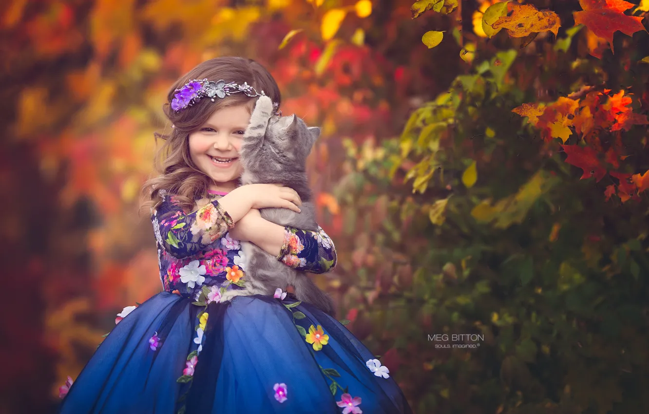 Photo wallpaper autumn, smile, mood, dress, girl, kitty, friends