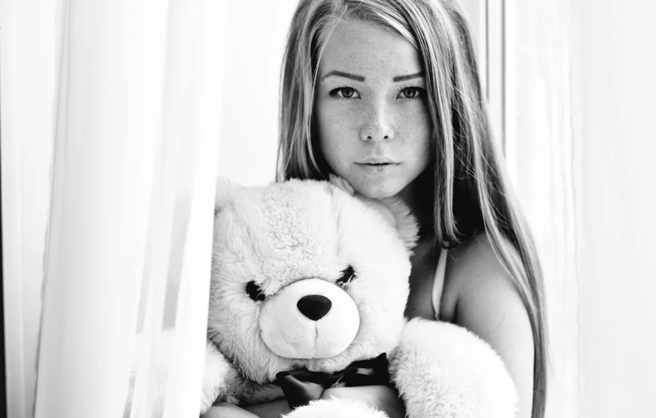 Photo wallpaper girl, portrait, b/W, freckles, bear, photographer, cute, face